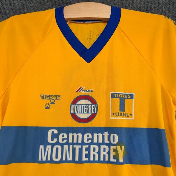 Cemento Monterrey Boys Soccer Jersey Yellow Size Actual 32x24 Autographed Signed - Picture 11 of 16